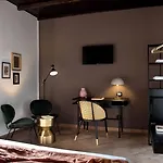 La Nova Bed And Museum 4* نابولي