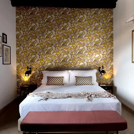 La Nova Bed And Museum לינה וארוחת בוקר נאפולי